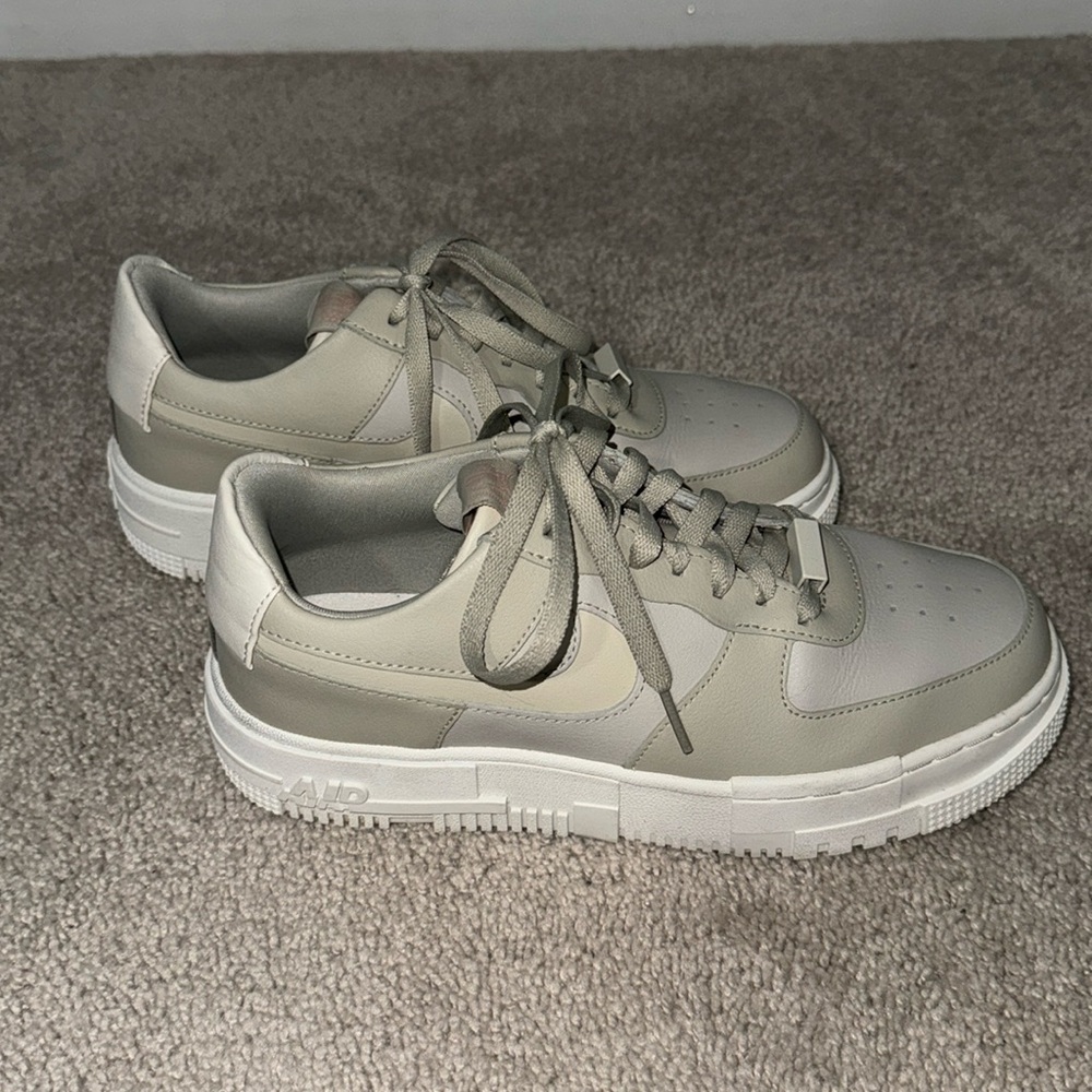 Nike Air Force 1 Low Pixel - W 9.0
